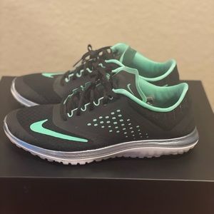 Women’s sneakers size 9.5